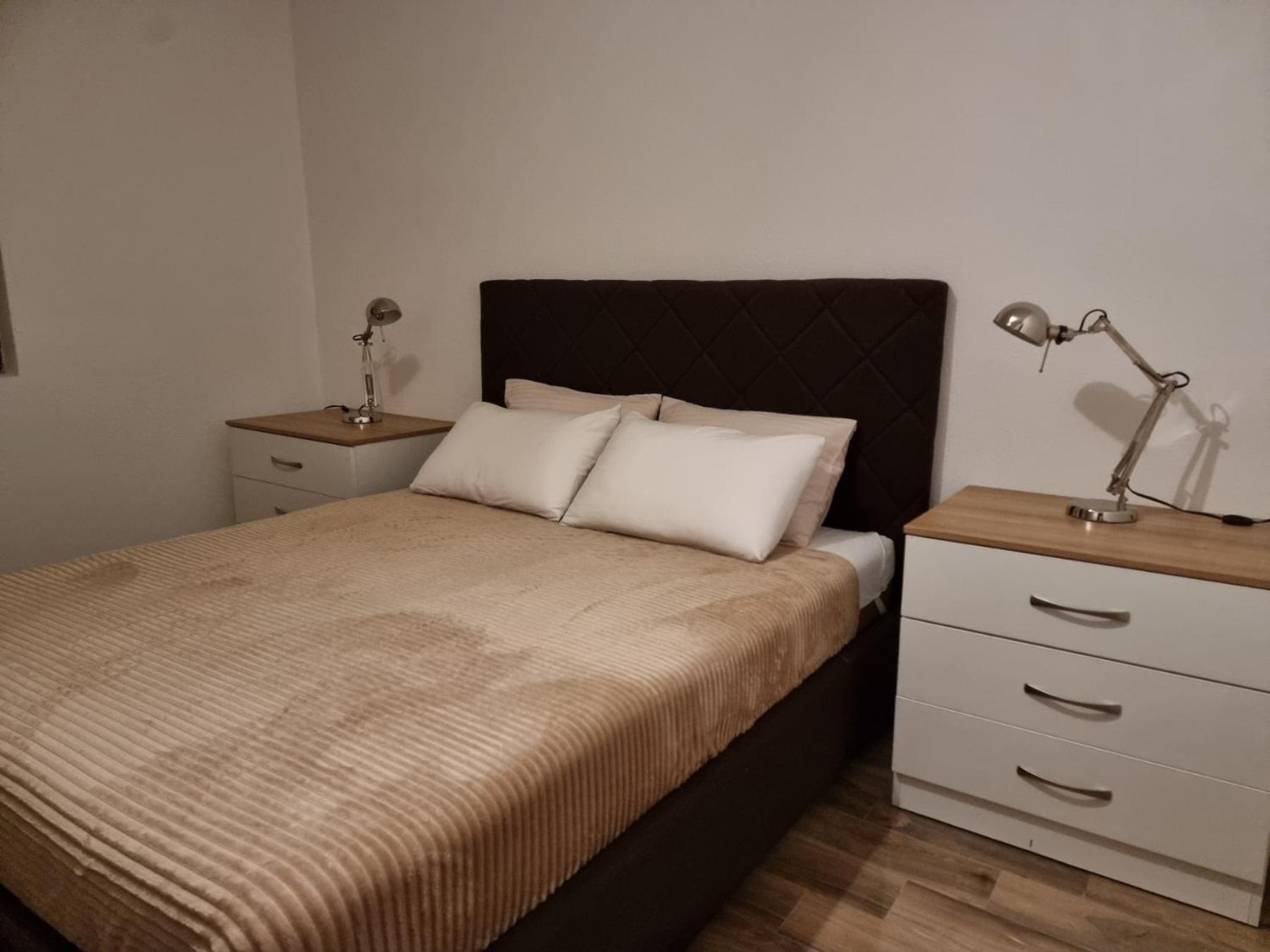 Apartments Vranes 티바트 외부 사진