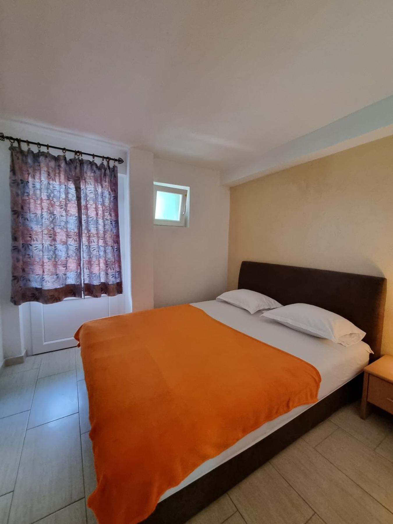 Apartments Vranes 티바트 외부 사진
