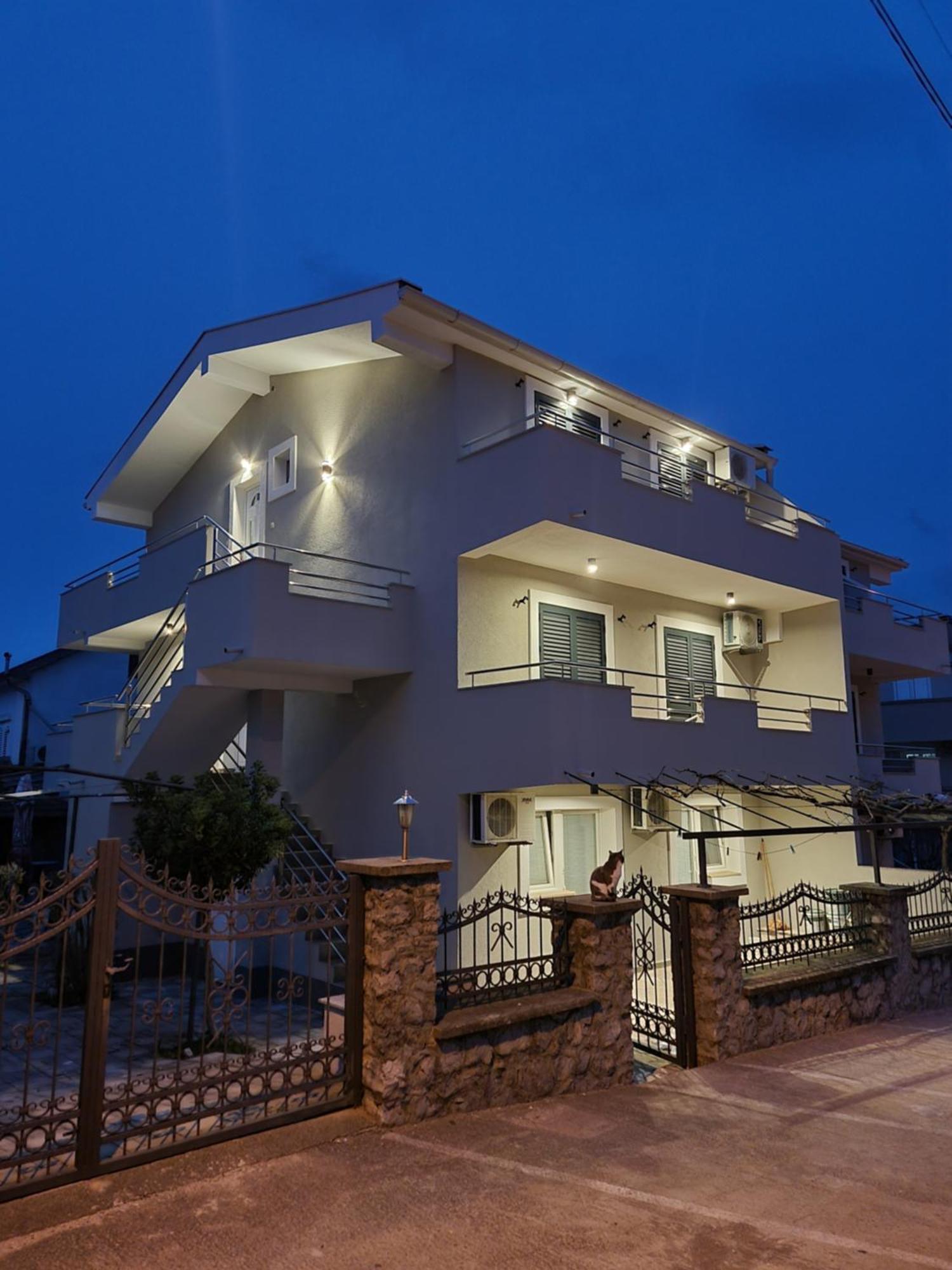 Apartments Vranes 티바트 외부 사진